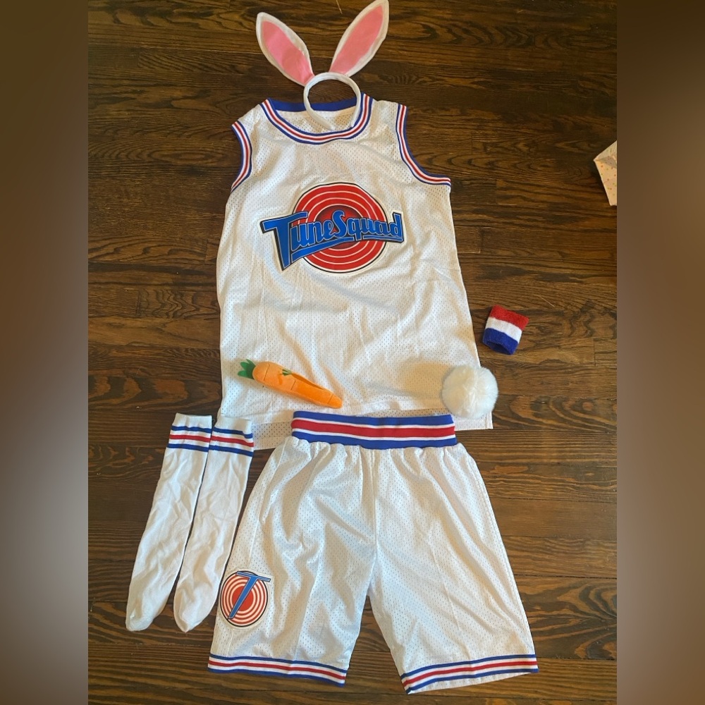 LOLA Tune Squad Basketball Costume Set